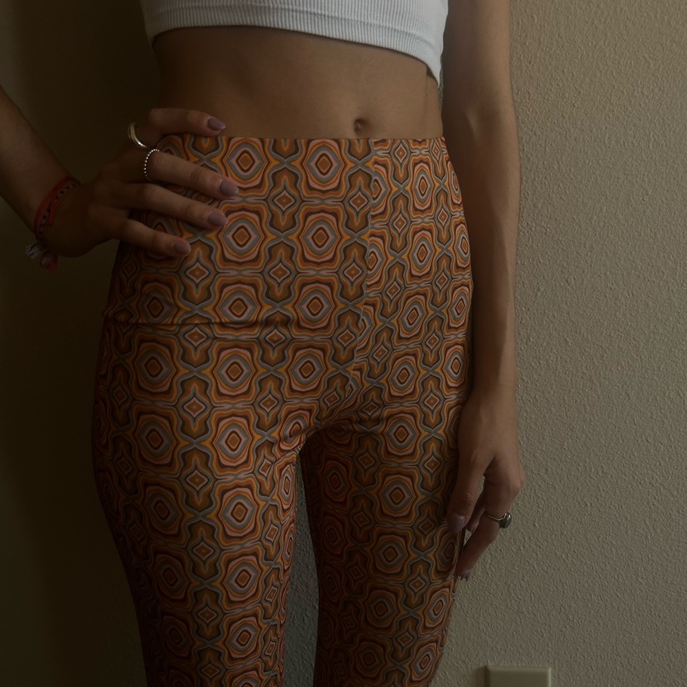 PULL&BEAR DIAMOND COLORFUL FLARE LEGGINGS